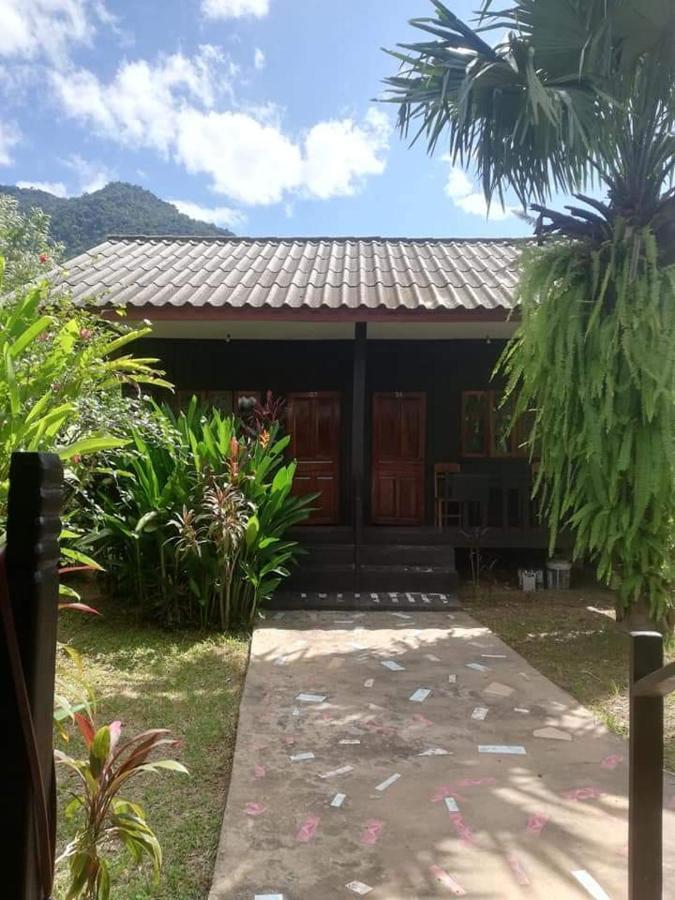 Lattanavongsa Guesthouse And Bungalows Muang Ngoi Exterior photo