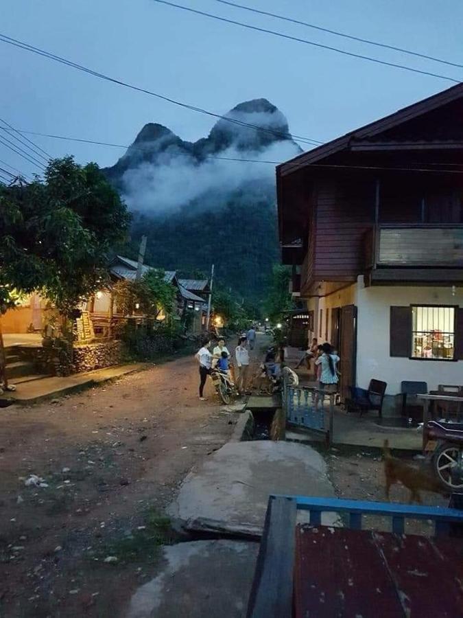 Lattanavongsa Guesthouse And Bungalows Muang Ngoi Exterior photo