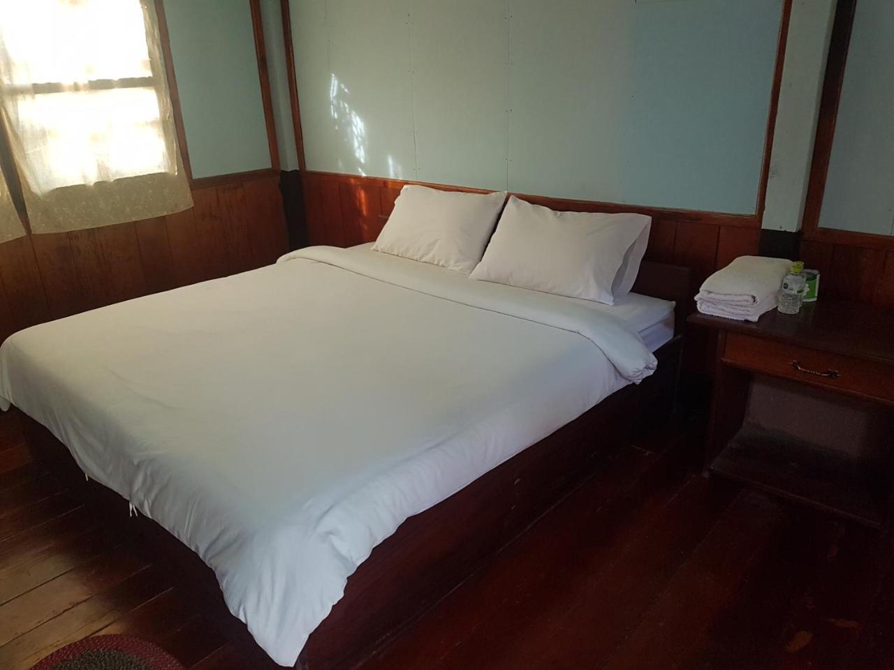 Lattanavongsa Guesthouse And Bungalows Muang Ngoi Exterior photo