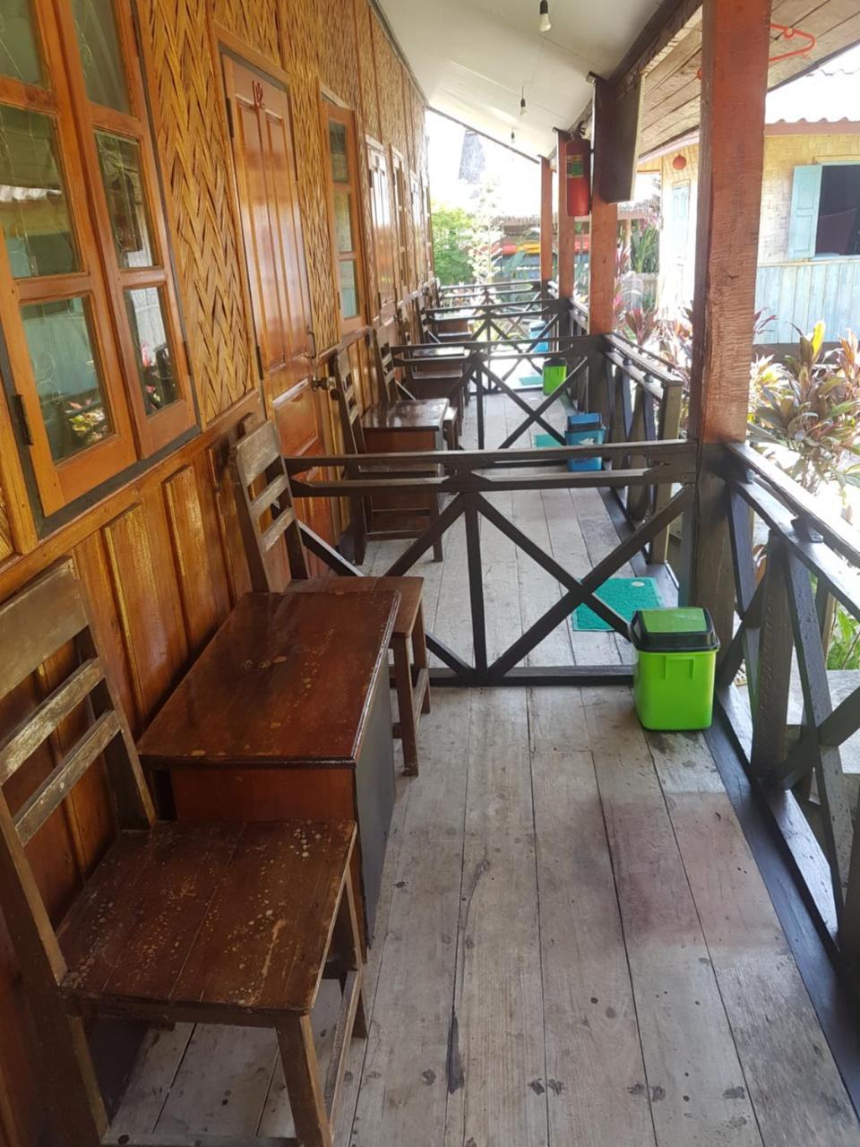 Lattanavongsa Guesthouse And Bungalows Muang Ngoi Exterior photo